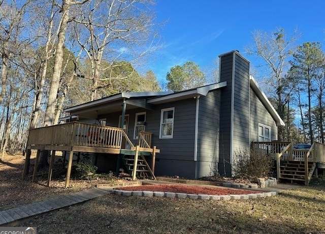 Property at 2020 Moore Rd, Moreland, GA 30259, 3 beds, 2 baths