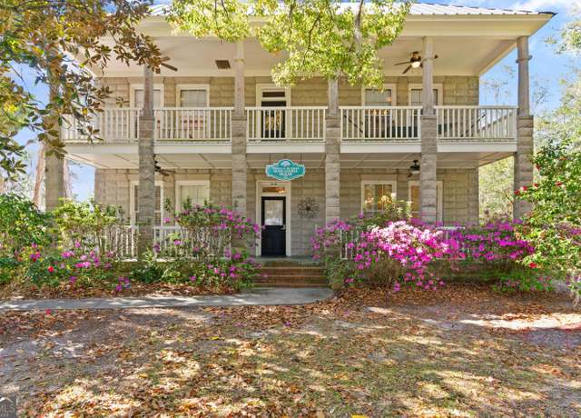 Property at 207 W Weed, St. Marys, GA 31558, 5 beds, 3 baths