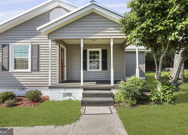Property at 23 E Jones Ave, Statesboro, GA 30458, 3 beds, 2 baths