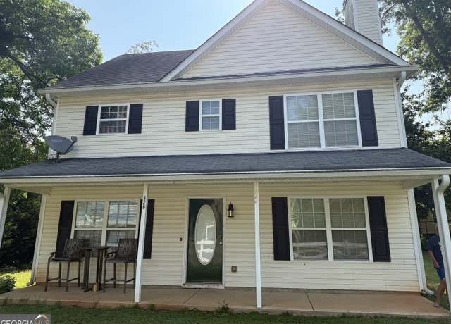 Property at 328 N Oak St, Jackson, GA 30233, 3 beds, 3 baths
