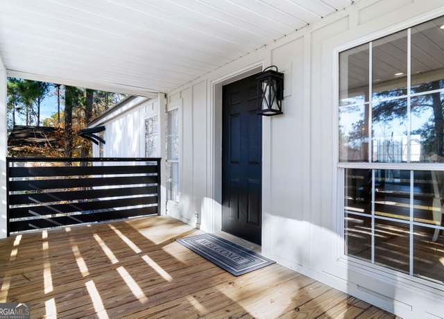 Property at 121 W Entrekin Rd, Cobb, GA 31735, 3 beds, 2.5 baths