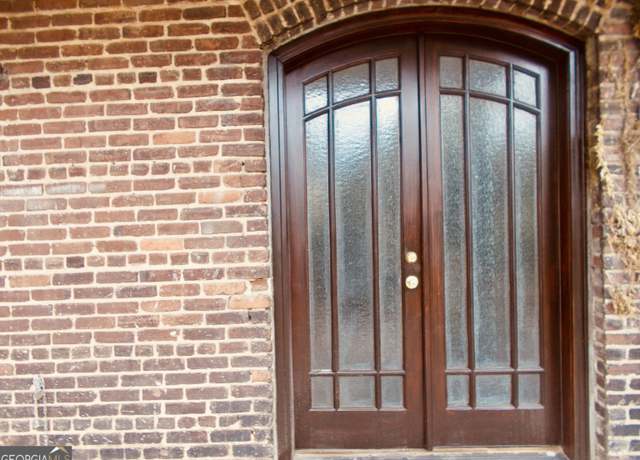 Property at 140 Walker St SW Unit A, Atlanta, GA 30313, 3 beds, 2 baths