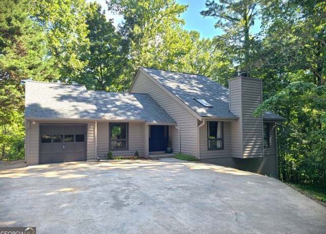 Property at 2715 Brook Valley Dr, Cumming, GA 30041, 3 beds, 2.5 baths