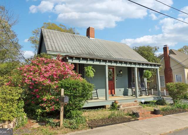 Property at 1009 Institute St NW, Conyers, GA 30012, 3 beds, 2 baths