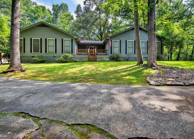Property at 206 Overbrook Dr, Toccoa, GA 30577, 4 beds, 2.5 baths