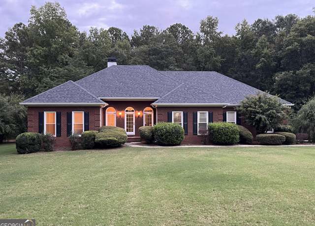 Property at 202 Maplewood Cir, Griffin, GA 30224, 4 beds, 2 baths