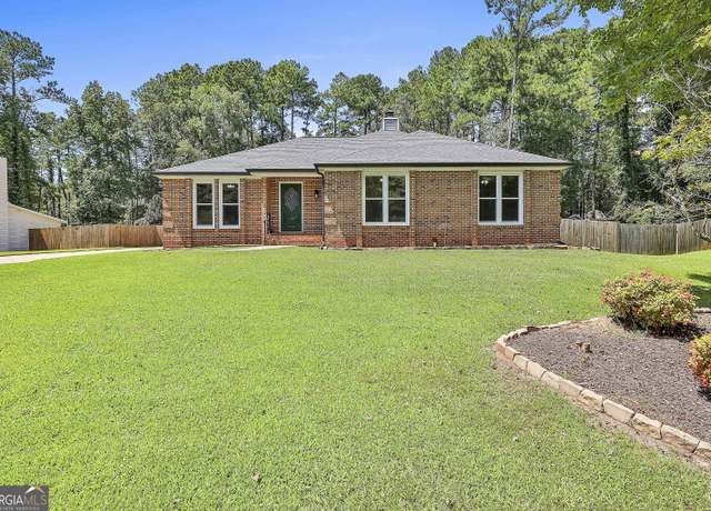 Property at 206 Sandown Dr, Peachtree City, GA 30269, 3 beds, 2 baths