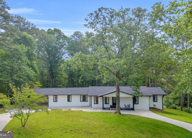 Property at 5 Piedmont Connector, Toccoa, GA 30577, 3 beds, 2 baths