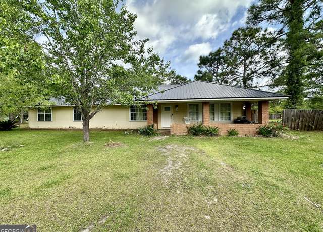 Property at 326 Pine Island Rd, Waycross, GA 31503, 5 beds, 2 baths