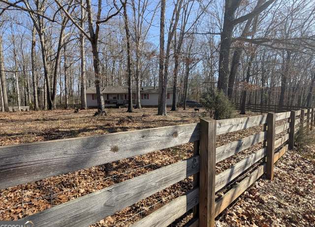 Property at 2726 Brockton Rd, Jefferson, GA 30549, 3 beds, 2 baths