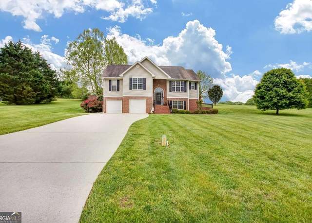 Property at 236 Five Oaks Dr, Clarkesville, GA 30523, 4 beds, 3 baths