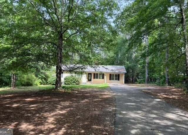 Property at 220 Eve Cir, Griffin, GA 30224, 3 beds, 2 baths