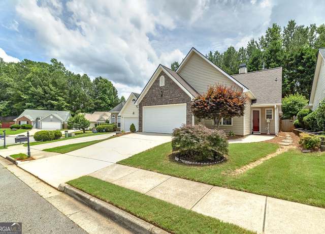Property at 114 Hunterian Pl, Newnan, GA 30265, 3 beds, 2 baths