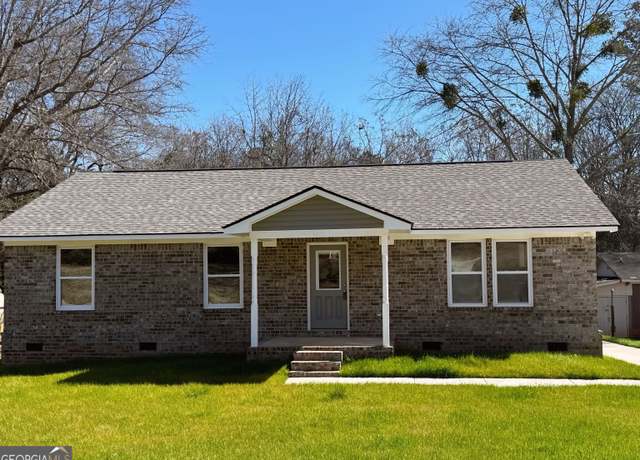 Property at 24 George St, Forsyth, GA 31029, 3 beds, 2 baths