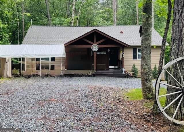 Property at 8 Gibe Ct, Ellijay, GA 30540, 3 beds, 2 baths
