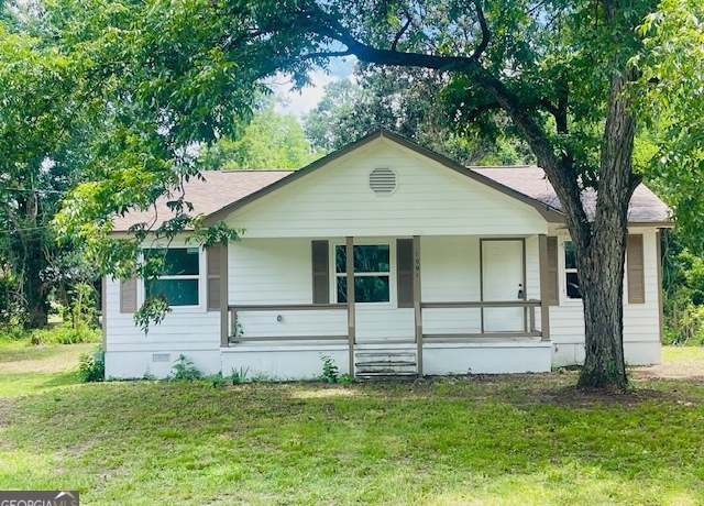 Property at 1995 Crooms Dr, Macon, GA 31217, 3 beds, 2 baths