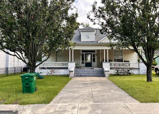 Property at 511 E 13th Ave, Cordele, GA 31015, 3 beds, 2 baths