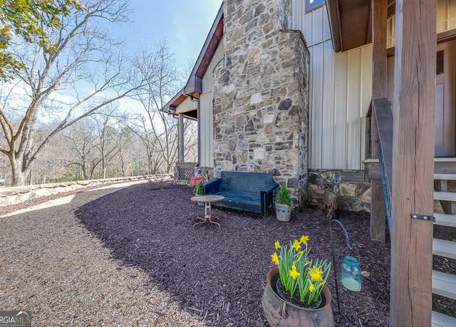 Property at 335 Jones Rd, Jefferson, GA 30549, 3 beds, 2.5 baths