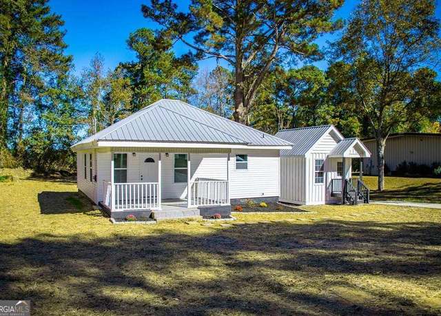 Property at 405 Old Bremen Rd, Carrollton, GA 30117, 2 beds, 2 baths