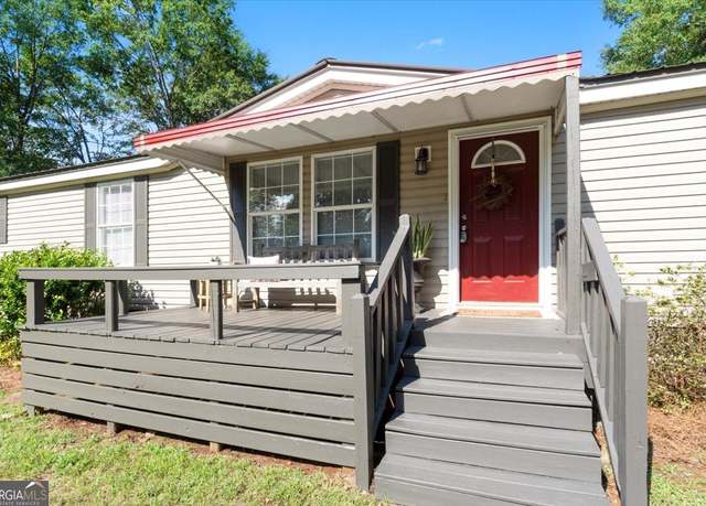 Property at 118 Little River Dr SW, Eatonton, GA 31024, 4 beds, 3 baths
