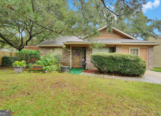 Property at 21 N Berwick Dr, Savannah, GA 31406, 3 beds, 2 baths