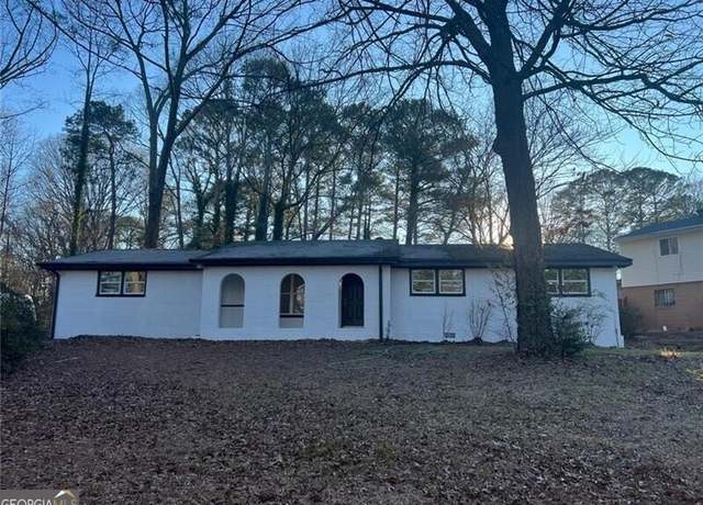 Property at 1055 Pinecrest Dr, Forest Park, GA 30297, 3 beds, 2 baths