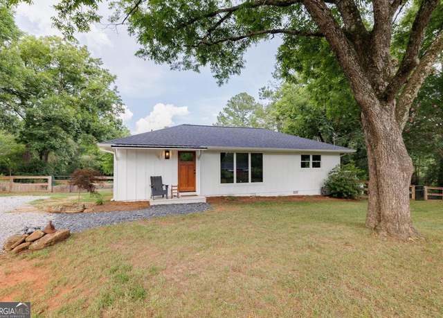 Property at 246 Jefferson Rd, Bishop, GA 30621, 3 beds, 2 baths