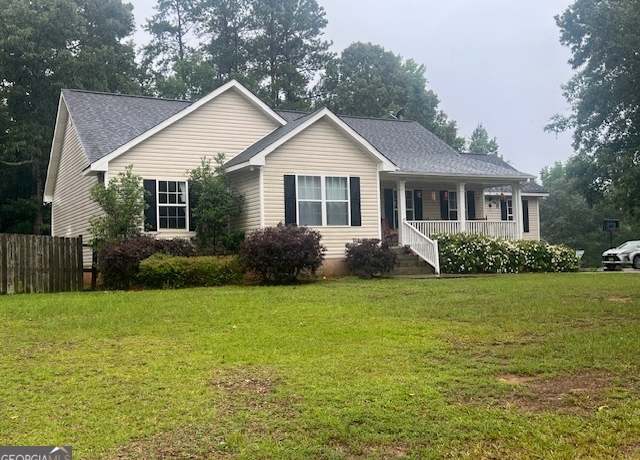 Property at 101 Lee Ln NE, Milledgeville, GA 31061, 3 beds, 2.5 baths