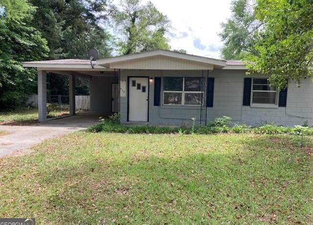 Property at 218 Lassiter Dr, Dublin, GA 31021, 3 beds, 2 baths