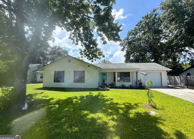 Property at 102 Pinedale Dr, St. Marys, GA 31558, 4 beds, 2 baths