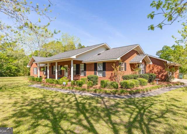 Property at 301 Willow Dr, Glennville, GA 30427, 4 beds, 3 baths