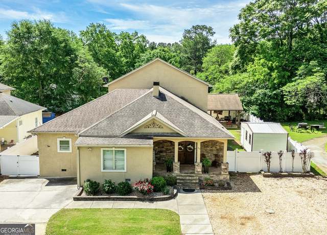 Property at 11 Main St, Newnan, GA 30263, 4 beds, 5.5 baths