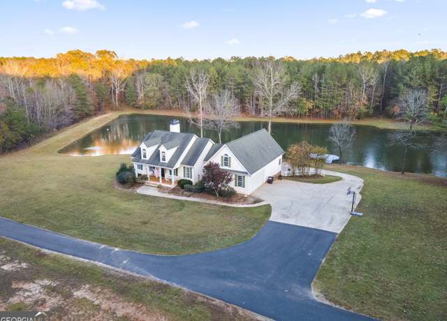 Property at 572 Austin Rd, Newnan, GA 30263, 4 beds, 4 baths