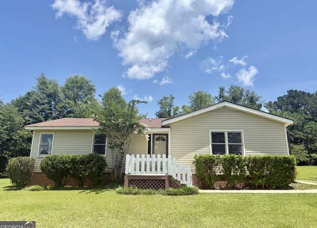 Property at 547 Hines Rd, Lagrange, GA 30241, 2 beds, 2 baths