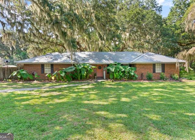 Property at 138 Mackay Dr, Brunswick, GA 31525, 5 beds, 2 baths