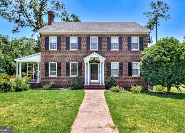 Property at 420 Columbia Rd, Edgefield, SC 29824, 5 beds, 2 baths