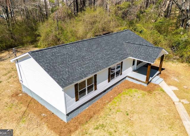 Property at 20 Riverside Dr, Carrollton, GA 30117, 3 beds, 2 baths