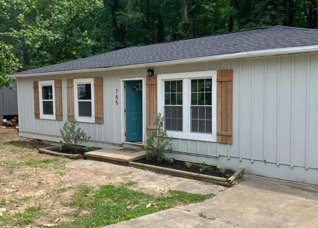 Property at 755 Cascade Dr, Forest Park, GA 30297, 3 beds, 1 bath