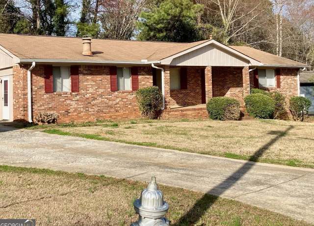 Property at 2140 Indian Hill Rd, Jonesboro, GA 30236, 3 beds, 2 baths