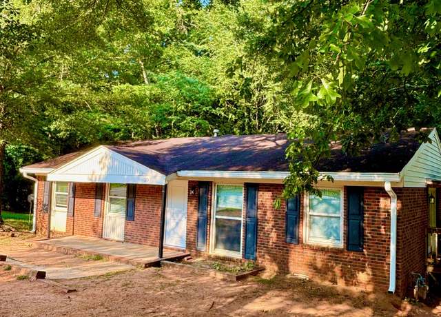Property at 315 Woodridge Cir, Athens, GA 30606, 4 beds, 1.5 baths
