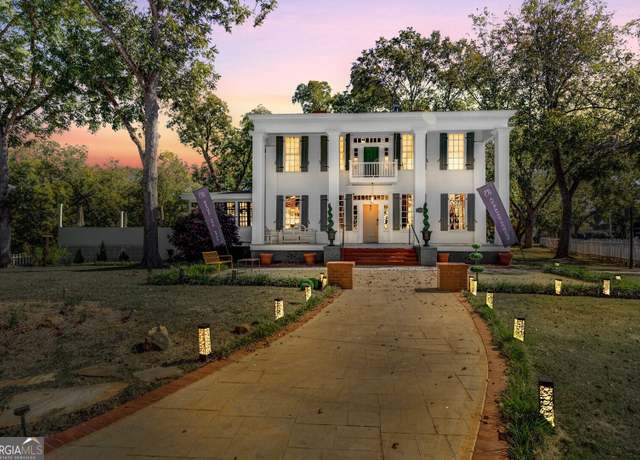 Property at 421 E Greene St, Monticello, GA 31064, 5 beds, 4.5 baths