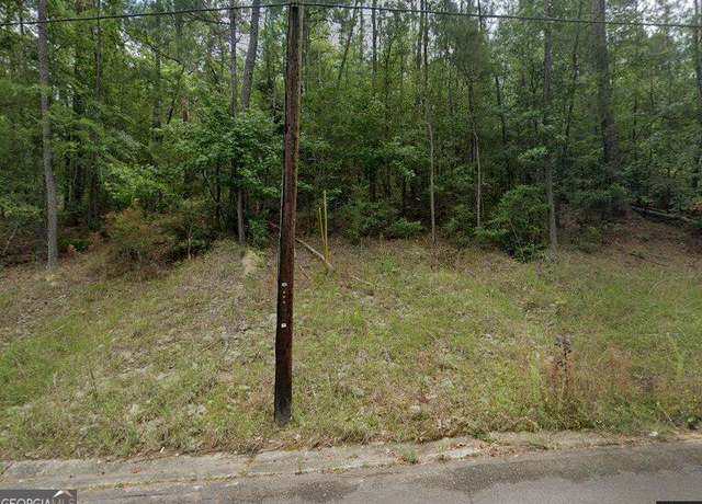 Property at 1949 Deerwood Pl, Macon, GA 31211