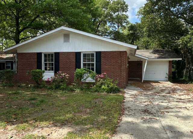 Property at 735 Katherine St, Warner Robins, GA 31088, 3 beds, 2 baths