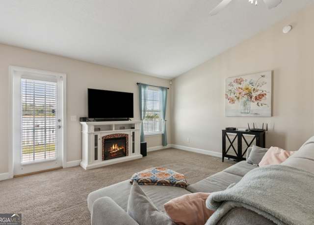 Property at 105 Weeping Willow Way, Kingsland, GA 31548, 4 beds, 2 baths