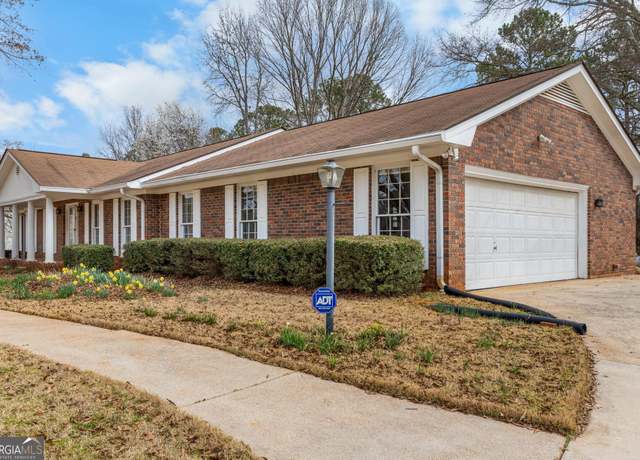 Property at 210 Heritage Cir, Mcdonough, GA 30253, 3 beds, 2 baths