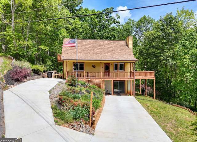 Property at 224 Shake Rag Rd, Hiawassee, GA 30546, 2 beds, 3 baths