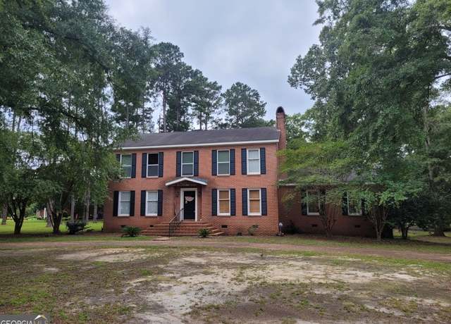 Property at 431 Woodlawn Dr, Eufaula, AL 36027, 3 beds, 3 baths