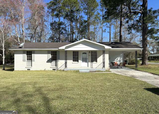 Property at 109 Rose Ave, Adel, GA 31620, 3 beds, 1.5 baths