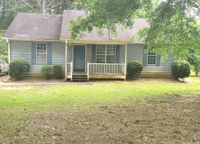 Property at 220 Peach Forest Pl, Douglasville, GA 30134, 3 beds, 2 baths