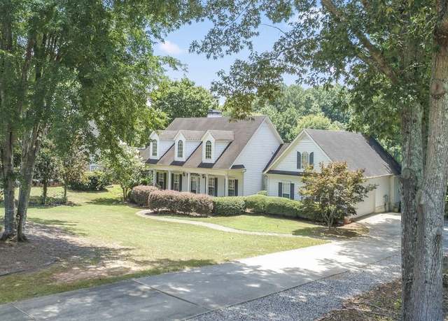 Property at 100 Bay Dr, Newnan, GA 30263, 5 beds, 3 baths